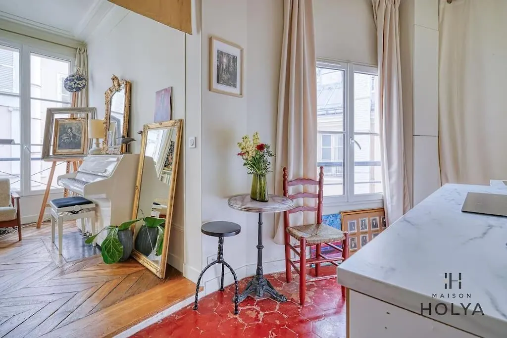 Apartment Charmant 2 Pieces Au Coeur De Faubourg-montmartre - 182c Paris